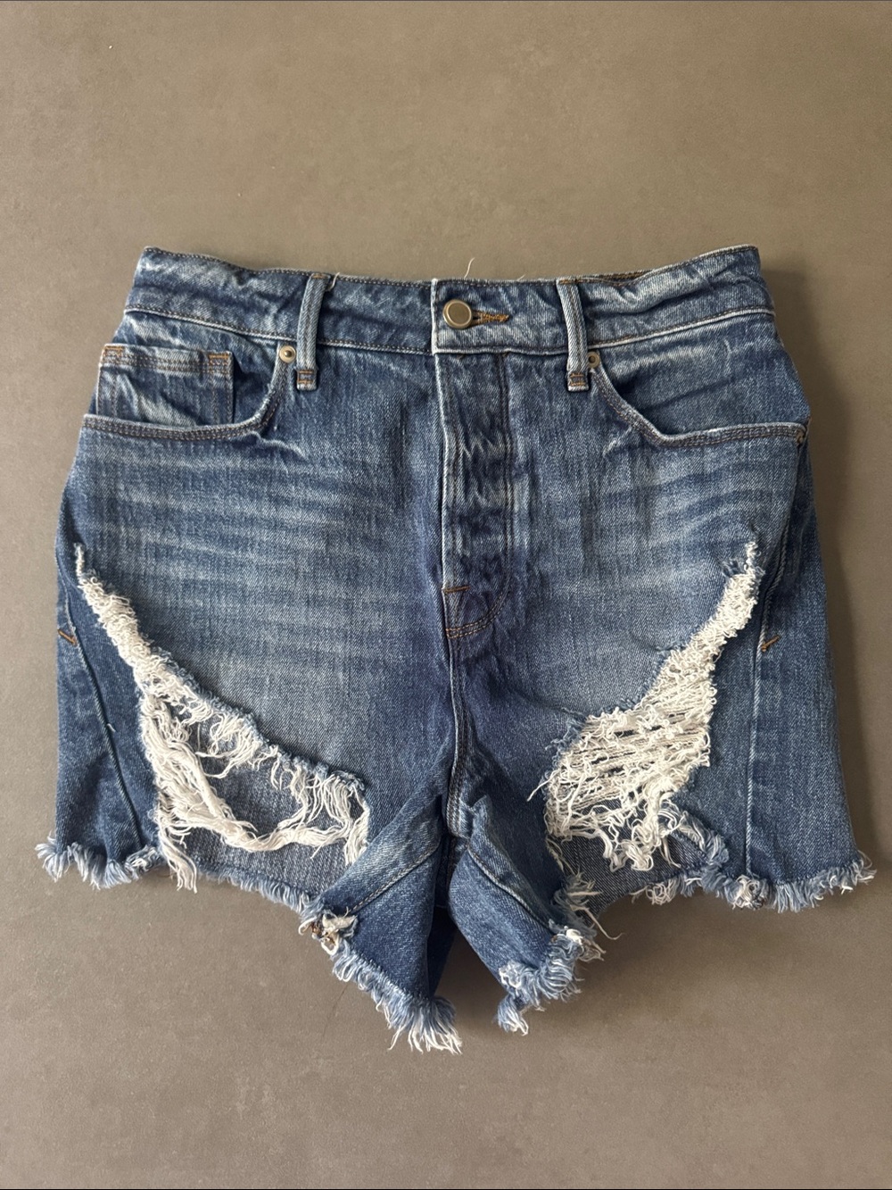 Good American high waisted Distressed button up Denim Women’s Shorts size 26
